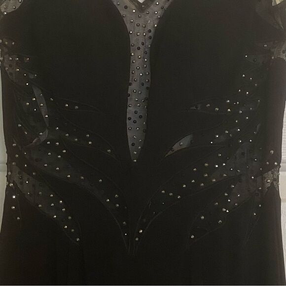 Sherri Hill Black Crystal Backless Holiday Formal Evening Gown Lined Size 4 - Picture 6 of 15